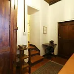 Alojamento de Acomodação e Pequeno-almoço Antica La Canonica 3*