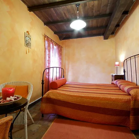 Bed and Breakfast Antica La Canonica 3*